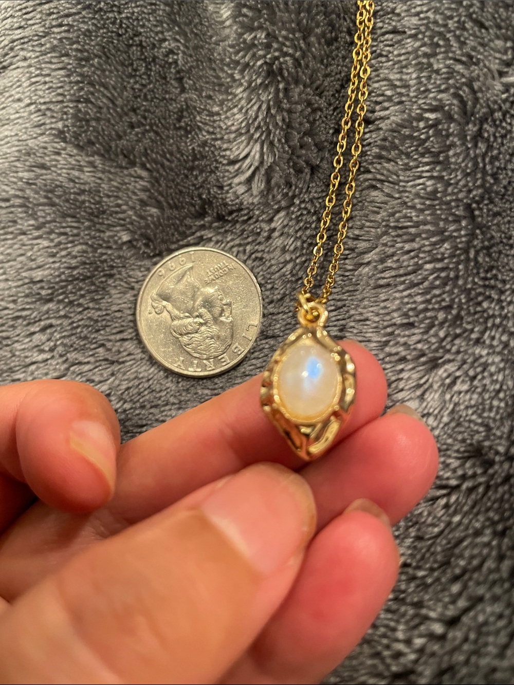 Gold Moonstone Pendant Necklace - Elegant Women's Jewelry